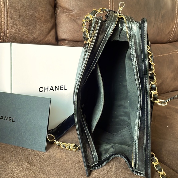 ‼️SOLD‼️💯Authentic CHANEL timeless CC patent leather tote - Picture 10 of 13